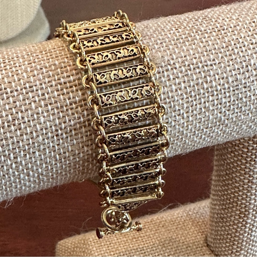 Vintage Gold Plated Reversible Filigree Railroad Gate Bar Link Toggle Bracelet